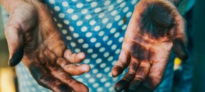 Nous lavons la suie, les fumées et la suie avec divers moyens