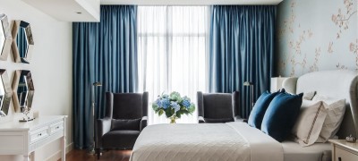 De keuze en het gebruik van blauwe gordijnen in het interieur