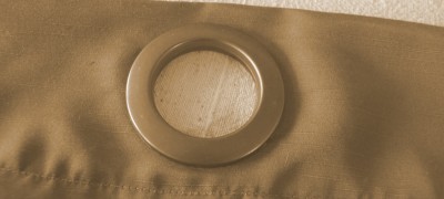 Installer vous-même des œillets sur les rideaux