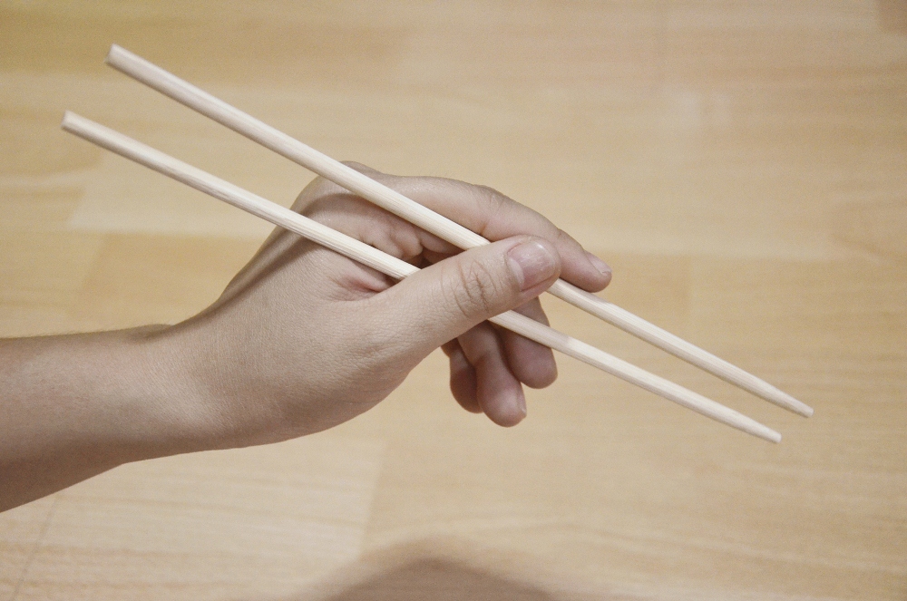 how to hold the sticks