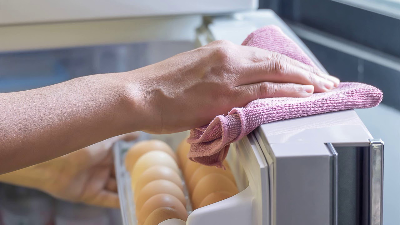comment nettoyer le réfrigérateur de l'odeur