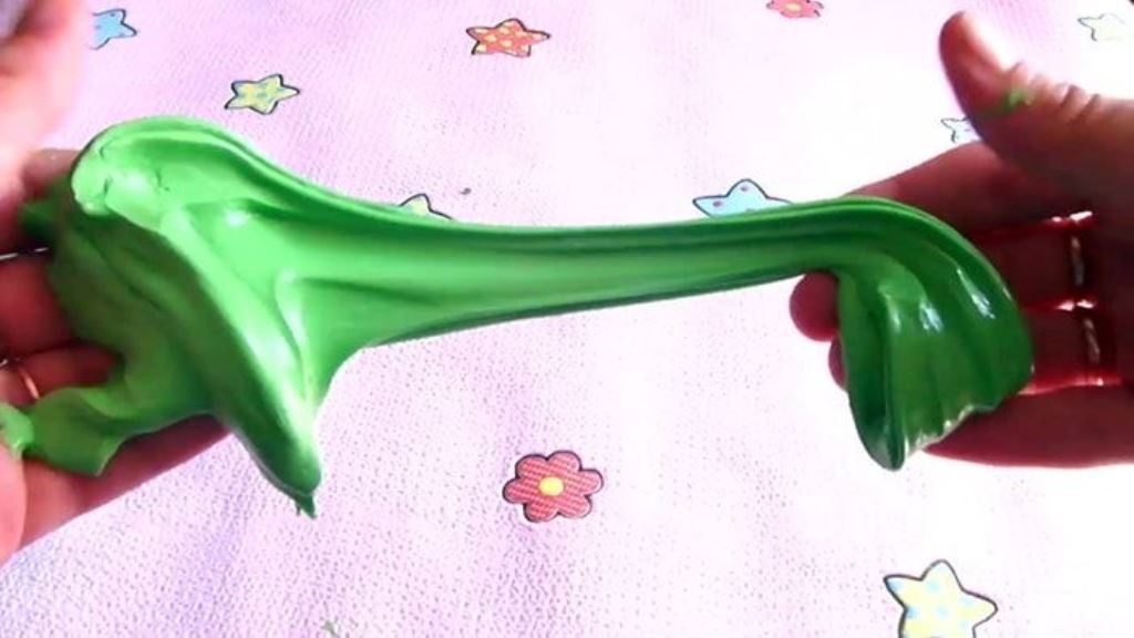 boue de gélatine et de pâte à modeler