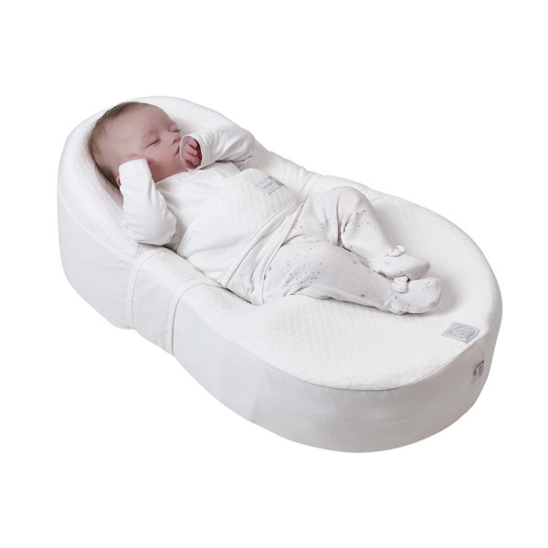 Une invention telle qu'un cocon aide un nouveau-né à se sentir à l'aise et offre une tranquillité d'esprit aux parents.