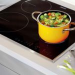 cozinha com placa de indução