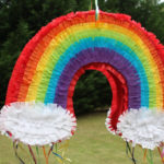 DIY piñata arc-en-ciel