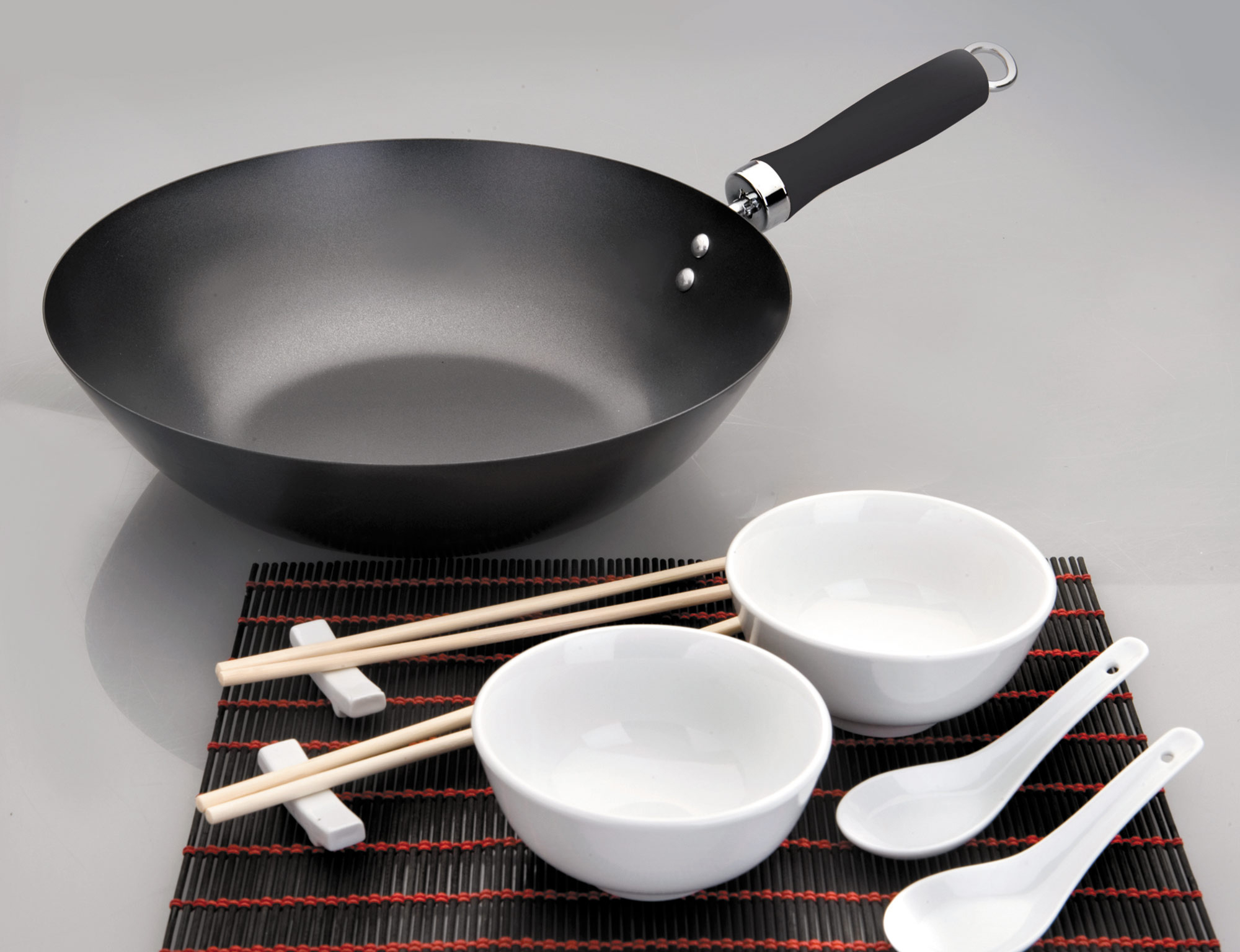 poêle wok en aluminium