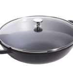 poêle wok avec couvercle