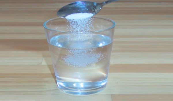 Stelle. Eine andere wirksame Methode ist eine Mischung aus Alkohol und Salz.