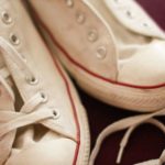 retirer les lacets des baskets