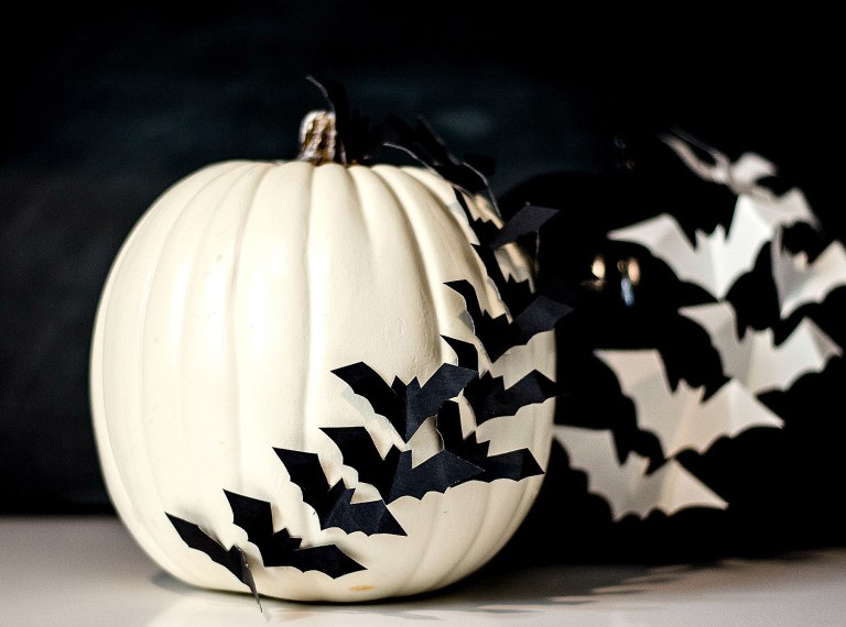 citrouille d'halloween avec des chauves-souris