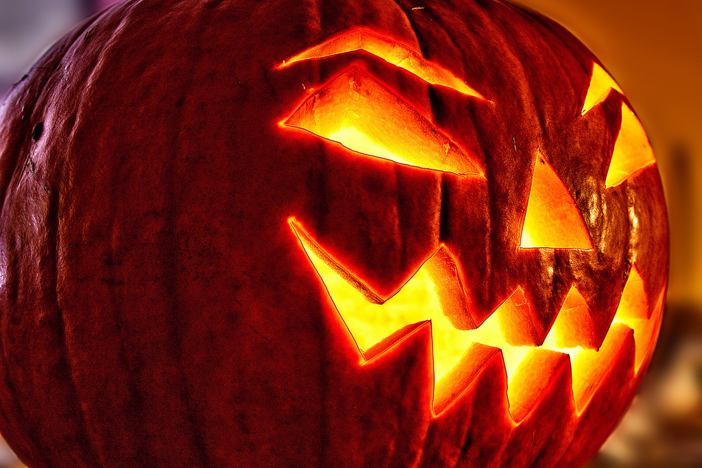 citrouille d'halloween avec lumière