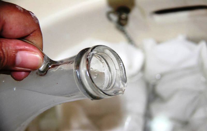 vinaigre pour rincer les vêtements blancs