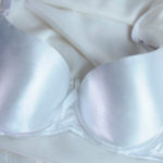 lavage de soutien-gorge blanc