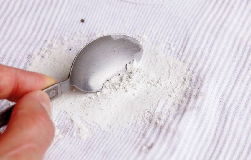 nettoyer les choses avec du soda et du sel