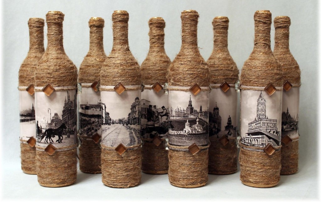 bouteilles de décoration avec de la ficelle