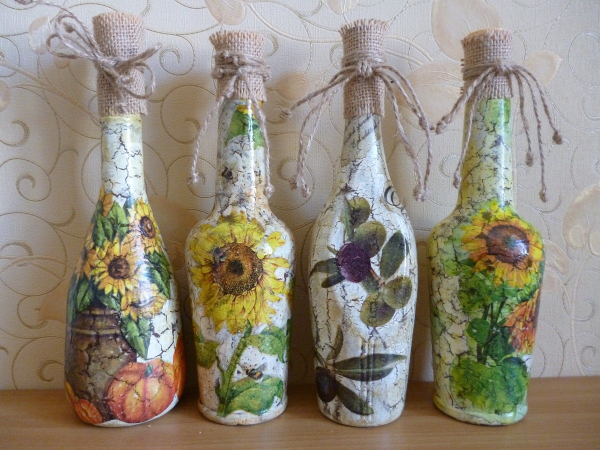 bouteilles de décoration avec des serviettes