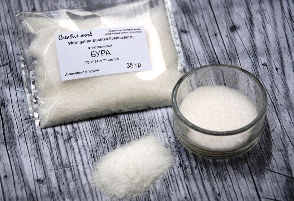 se débarrasser de la moisissure de borax