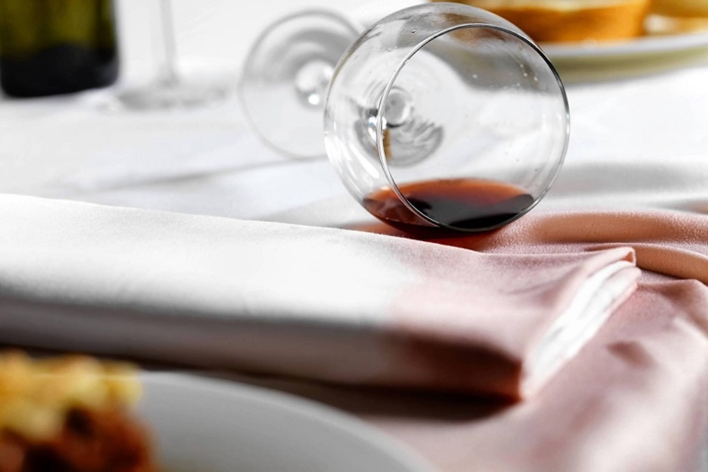 how to wash red wine