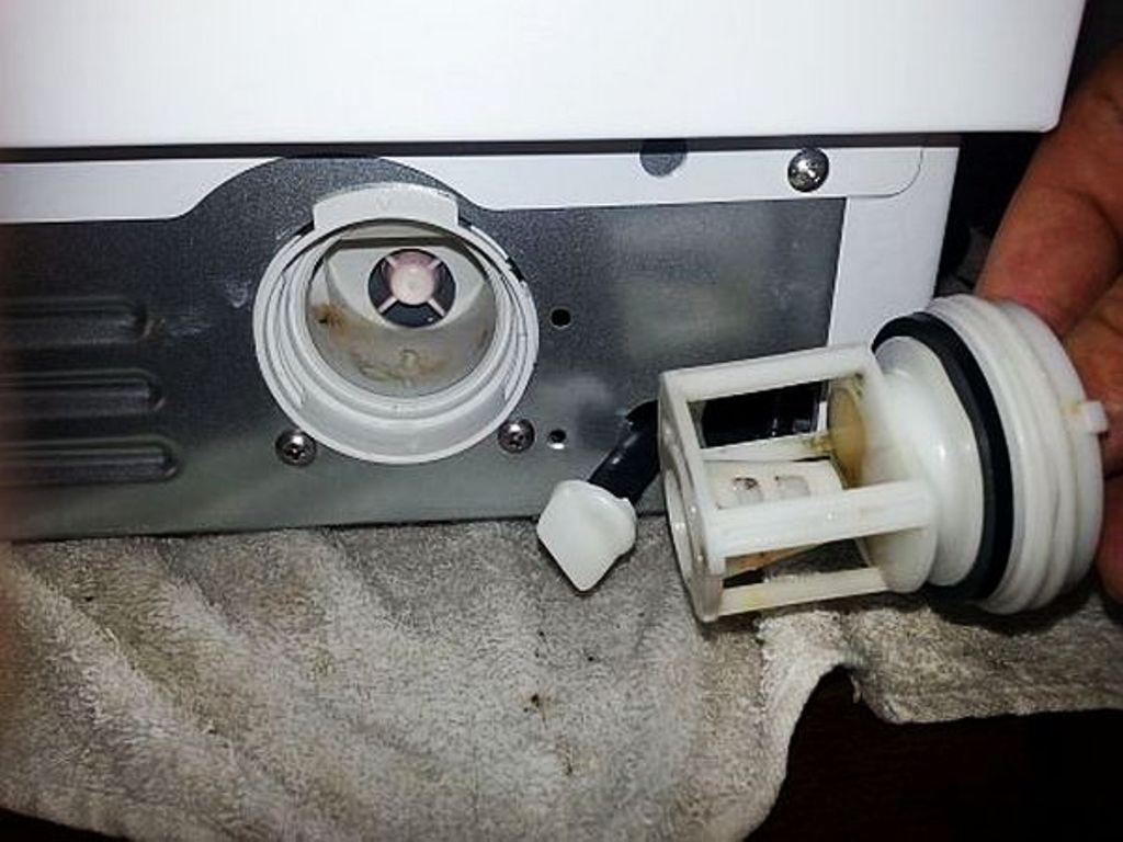 limpe o filtro na máquina de lavar