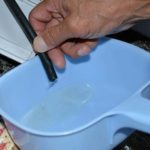 drenagem de água através do tubo de drenagem