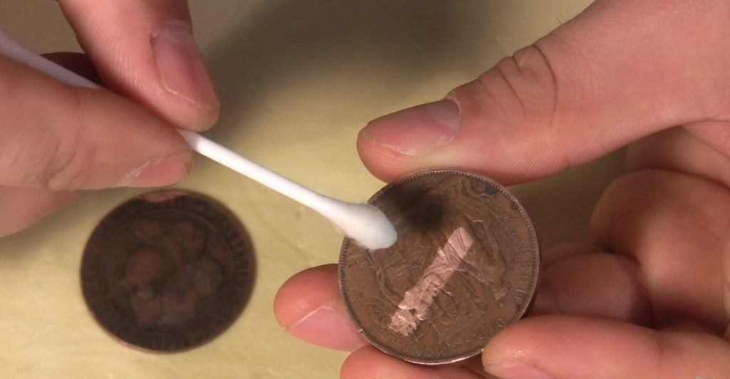 limpando moedas de cobre