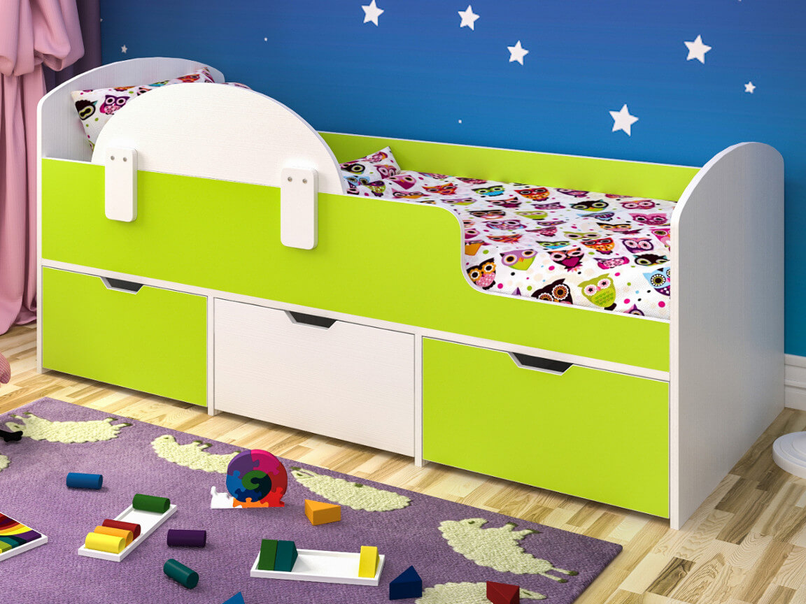 Babybett mit Stoßstangen Dekor Foto