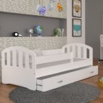 Camas para niños con parachoques de fotos interiores de 3 años.