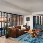 canapés dans les tons gris-brun décoration photo
