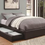 Doppelbett mit Schubladen Foto