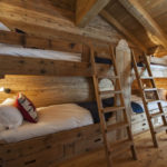 lits doubles en bois massif décor photo