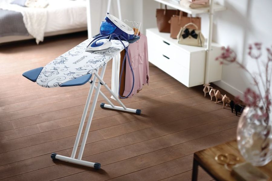 table à repasser avec support de fer