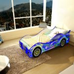 lit de voiture élégant pour un garçon