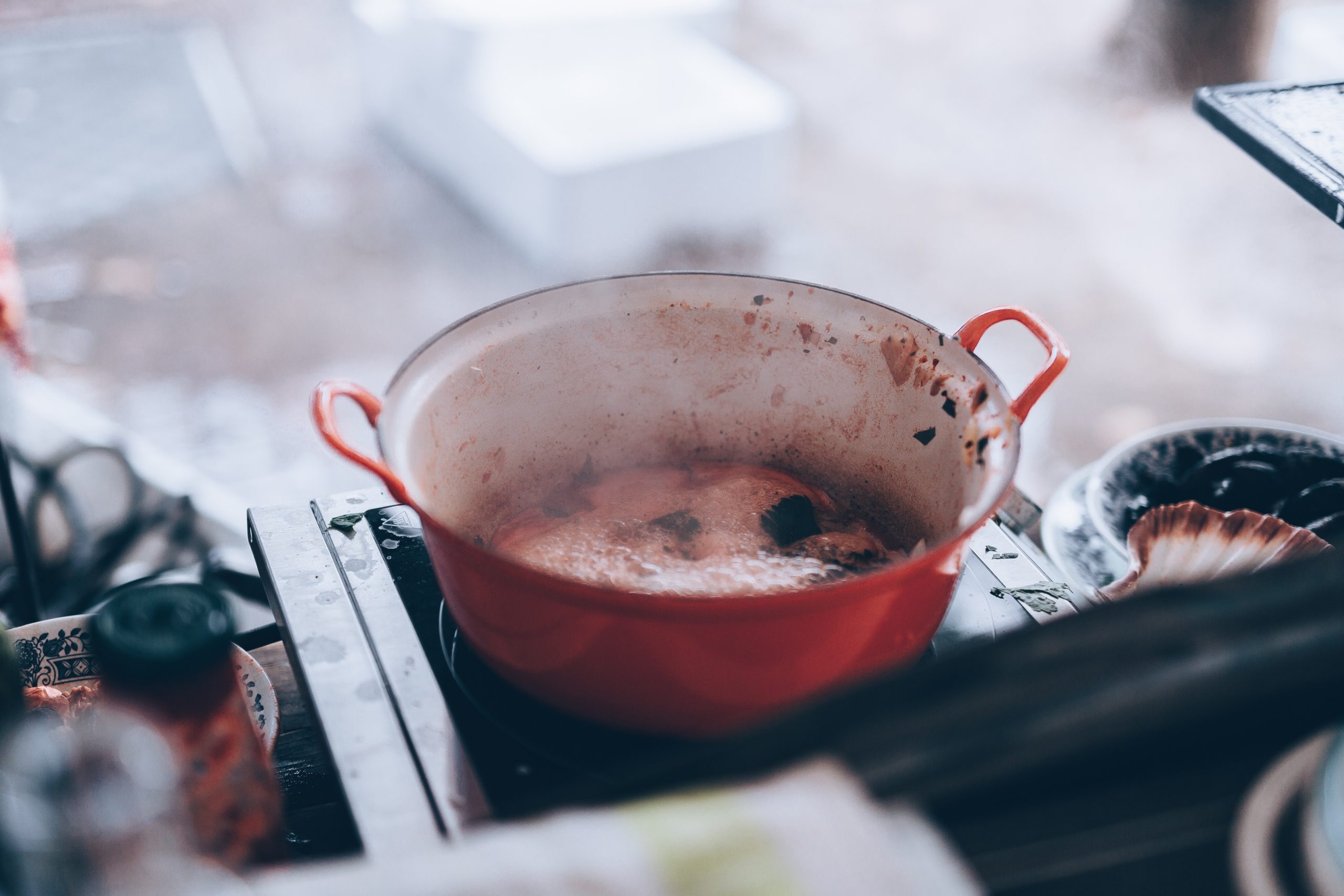 razões para queimar comida na panela