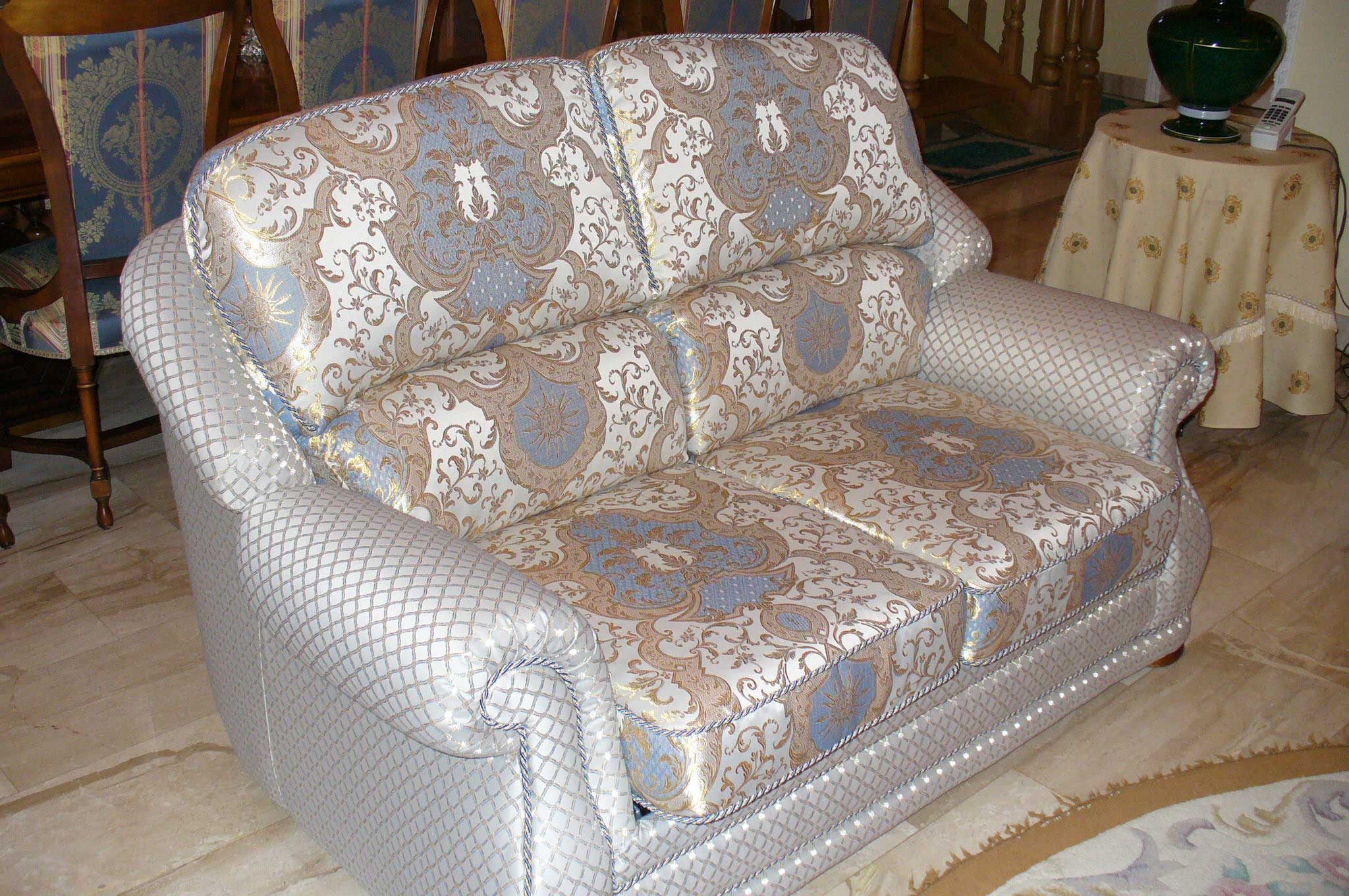 canapé rembourré jacquard