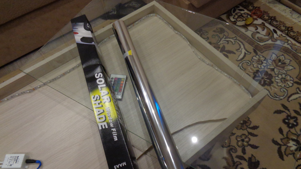 monter un miroir pour table