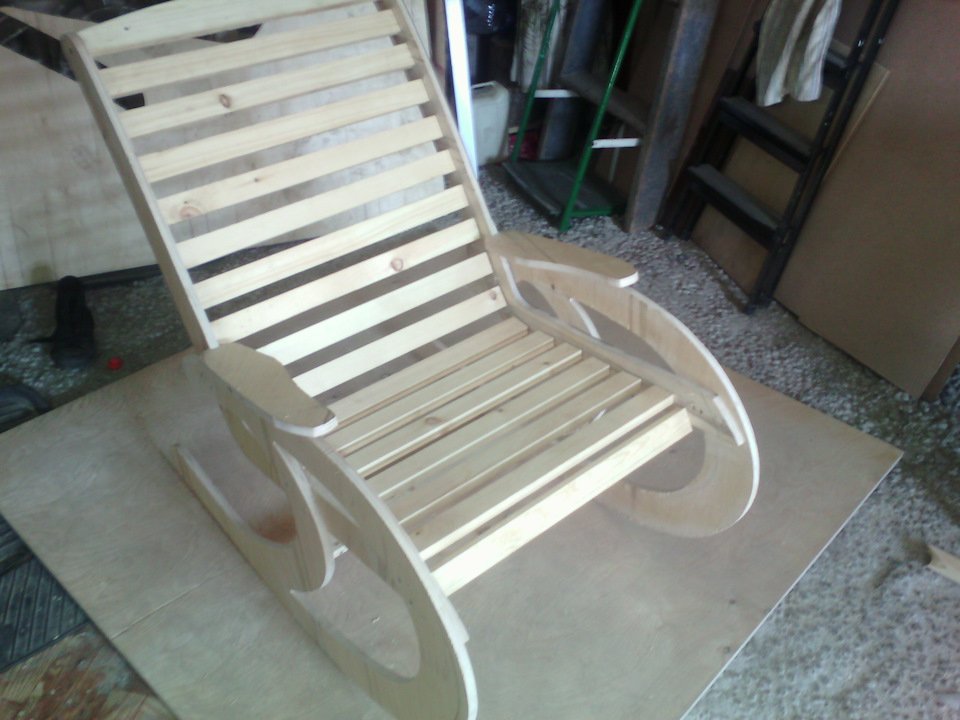 chaise à bascule en contreplaqué à faire soi-même