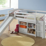 cama alta com escorregador