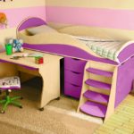 cama alta en los tipos de decoración de la guardería
