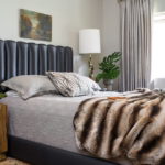 lits avec une décoration de tête de lit douce