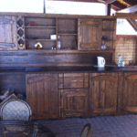 meubles anciens dans la cuisine