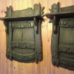 meubles semi-antiques dans le couloir