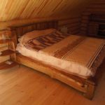 meubles anciens dans la chambre