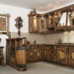 décorer des meubles semi-antiques