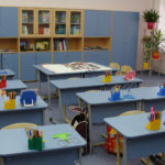 bureau d'école bleu