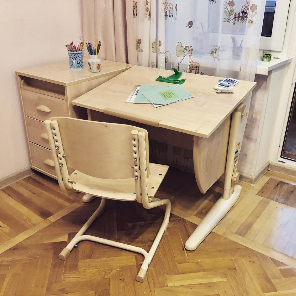 mobilier étudiant orthopédique