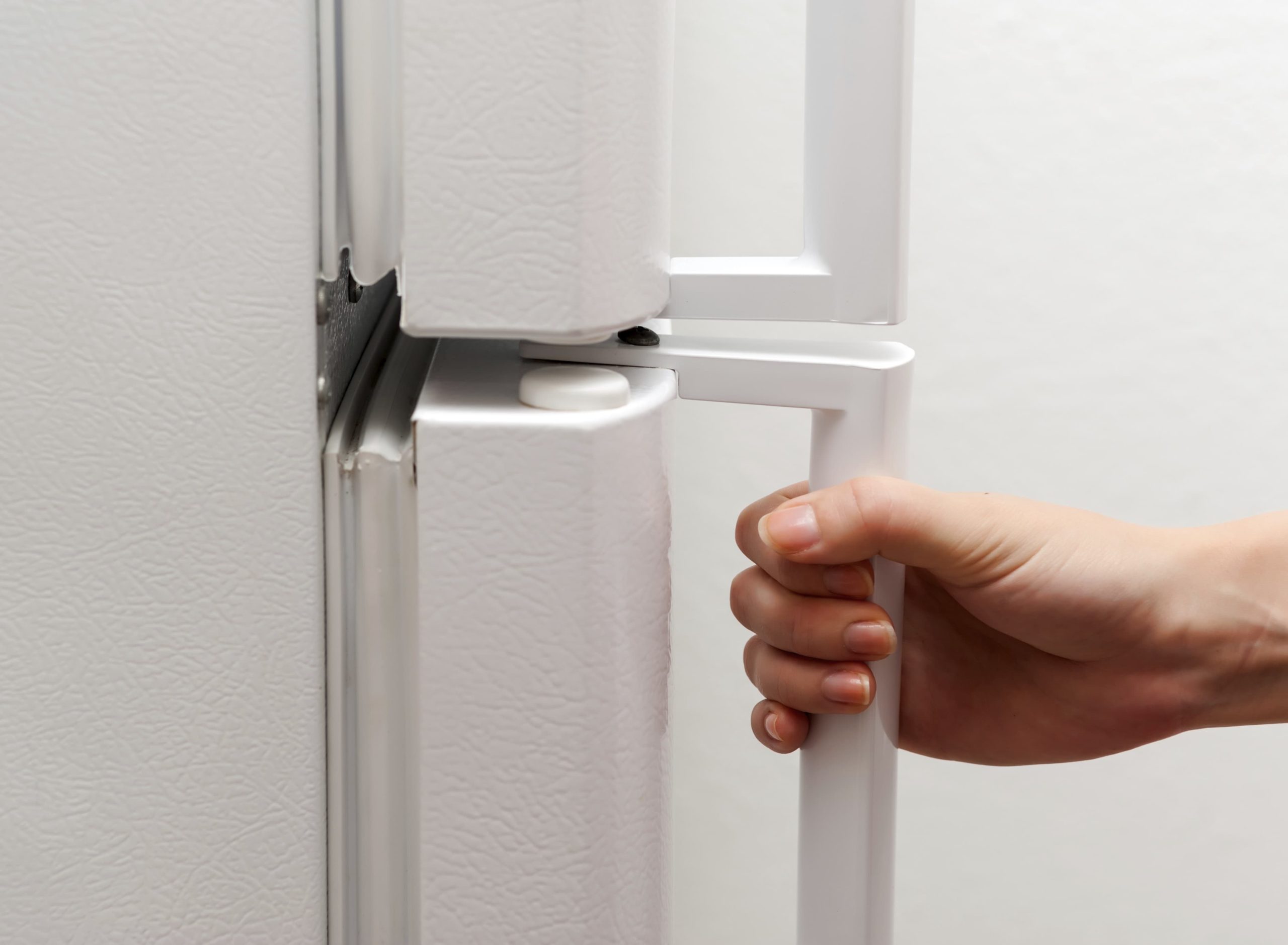 rubber band on the refrigerator door