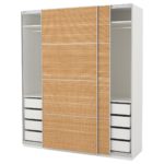 Kleiderschrank-Trennwand Holz in der Mitte