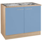 armoire bleue sous l'évier