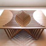 table de transformateur avec un plateau inhabituel