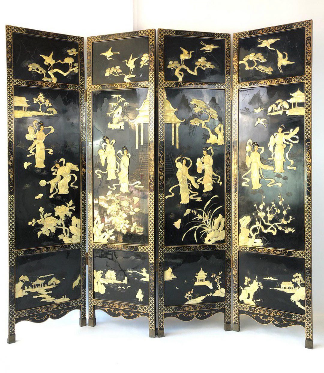 Paravent de style japonais avec des dessins